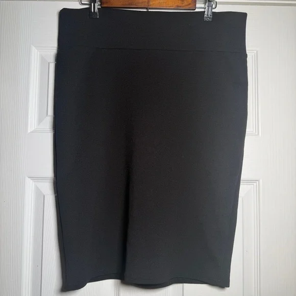 LuLaRoe Classic Black Pencil Skirt - Picture 1 of 4